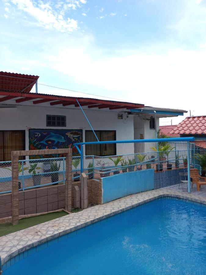 Hotel La Uvita 利蒙港 外观 照片