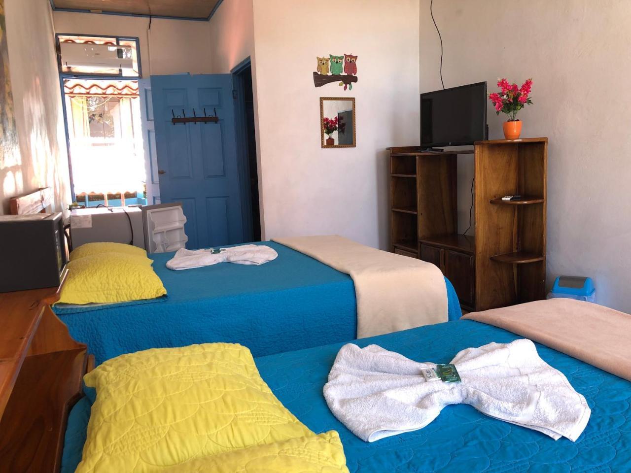 Hotel La Uvita 利蒙港 外观 照片